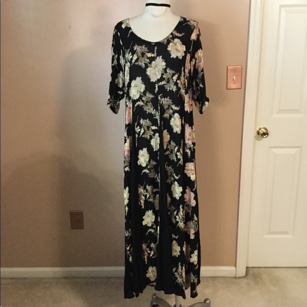 Donating soon! Vintage 90’s black floral Gypsy dress boho goth S